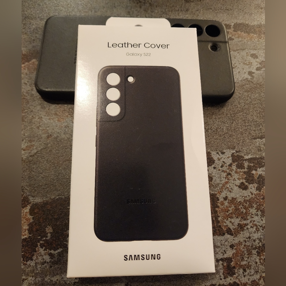 Samsung Galaxy S22 Leather Cover, Black